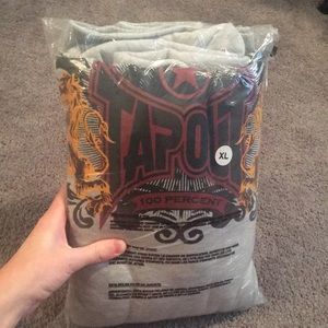 Men’s XL Grey Tap Out Hoodie